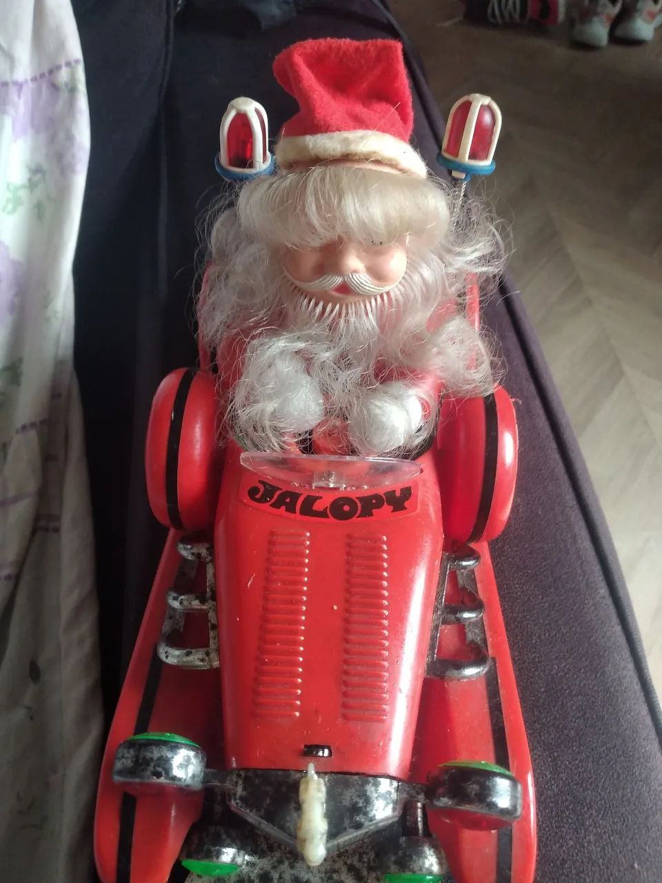 Carrinho retro movido a pilha