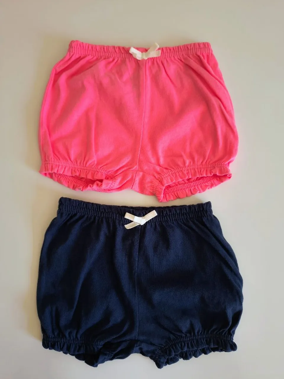 2 Shorts de bebê Carter's