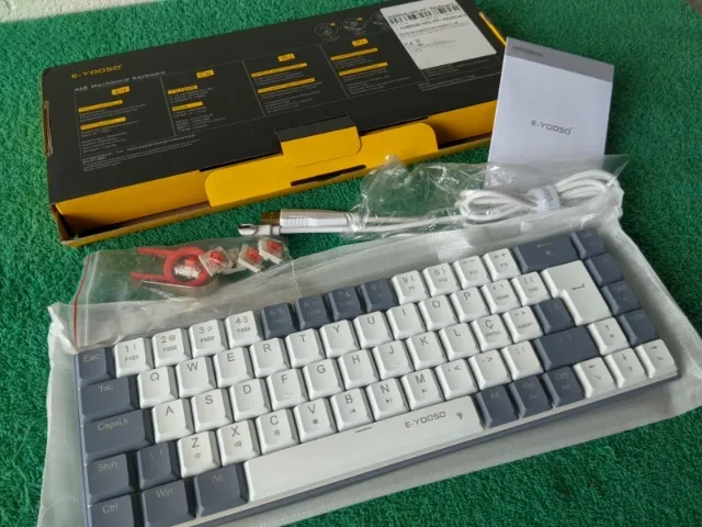 Teclado mecânico Slim E-YOOSO ABNT2 RGB
