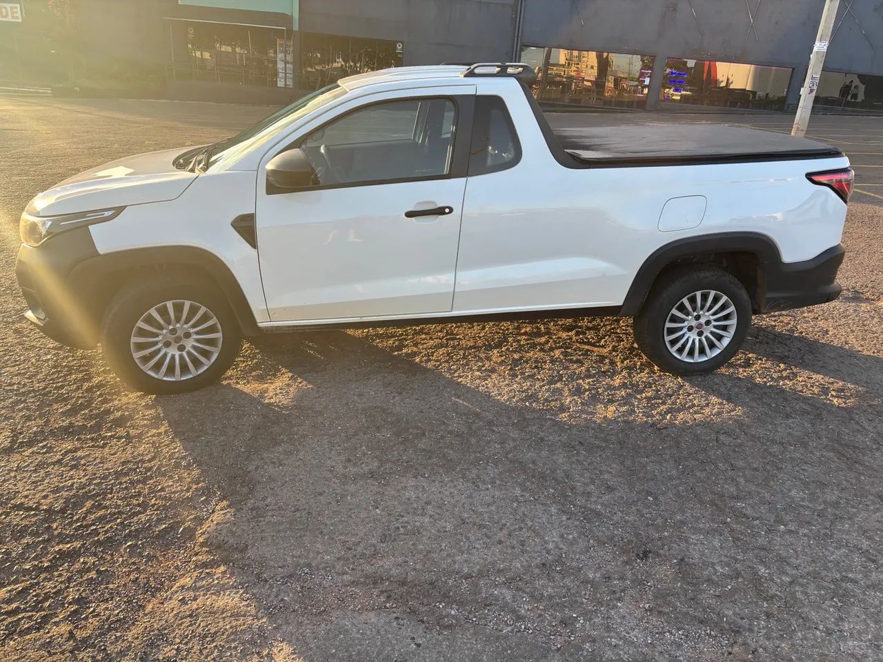 Vendo Onix Plus - Foto 4