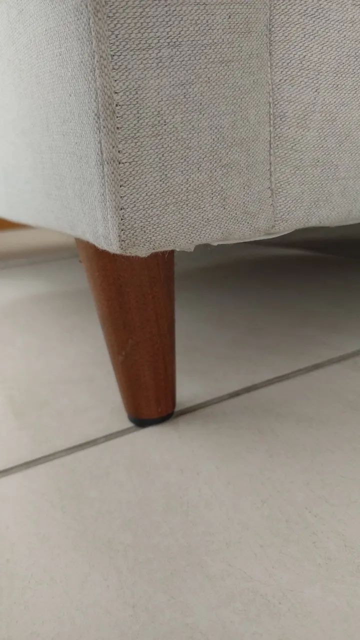 Sofá linho clássico luxo seminovo - 3/4 lugares - 10 almofadas - Foto 3