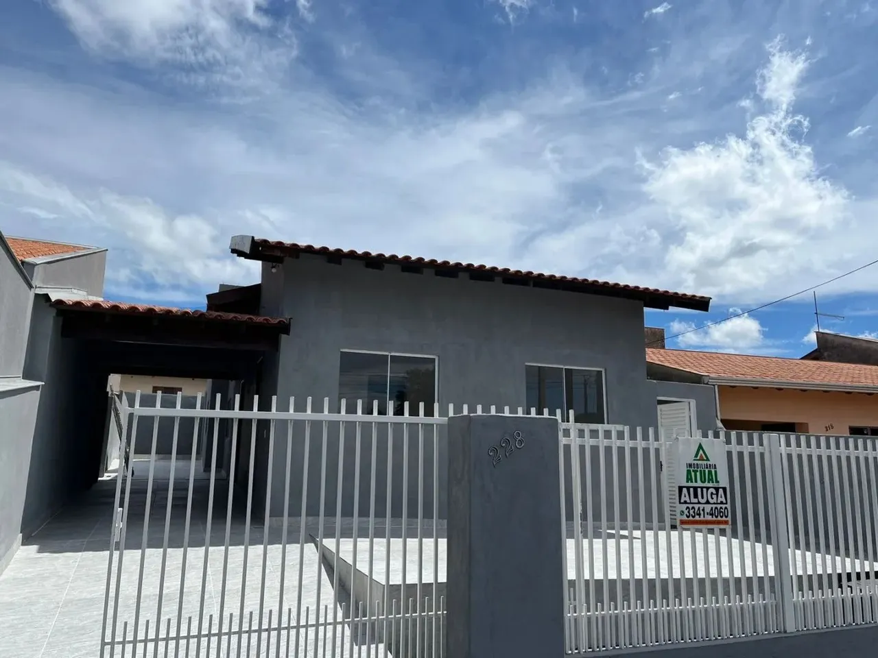 Casa com 03 quartos sendo 01 suíte na região Sul de Londrina