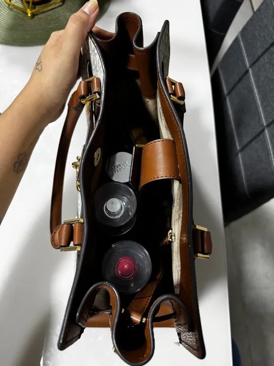 Bolsa Michael Kors, 100% original, diretamente dos ? - Foto 5