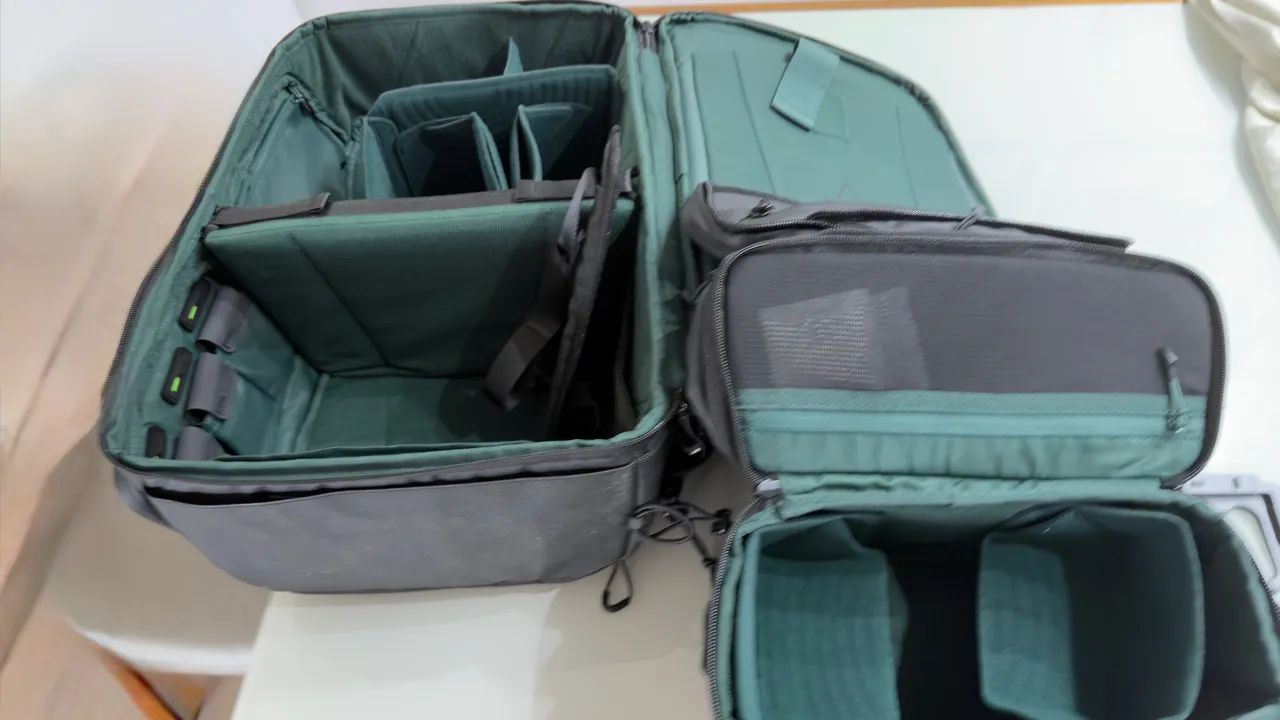 Mochila para câmeras profissionais e drones 25L - Foto 2