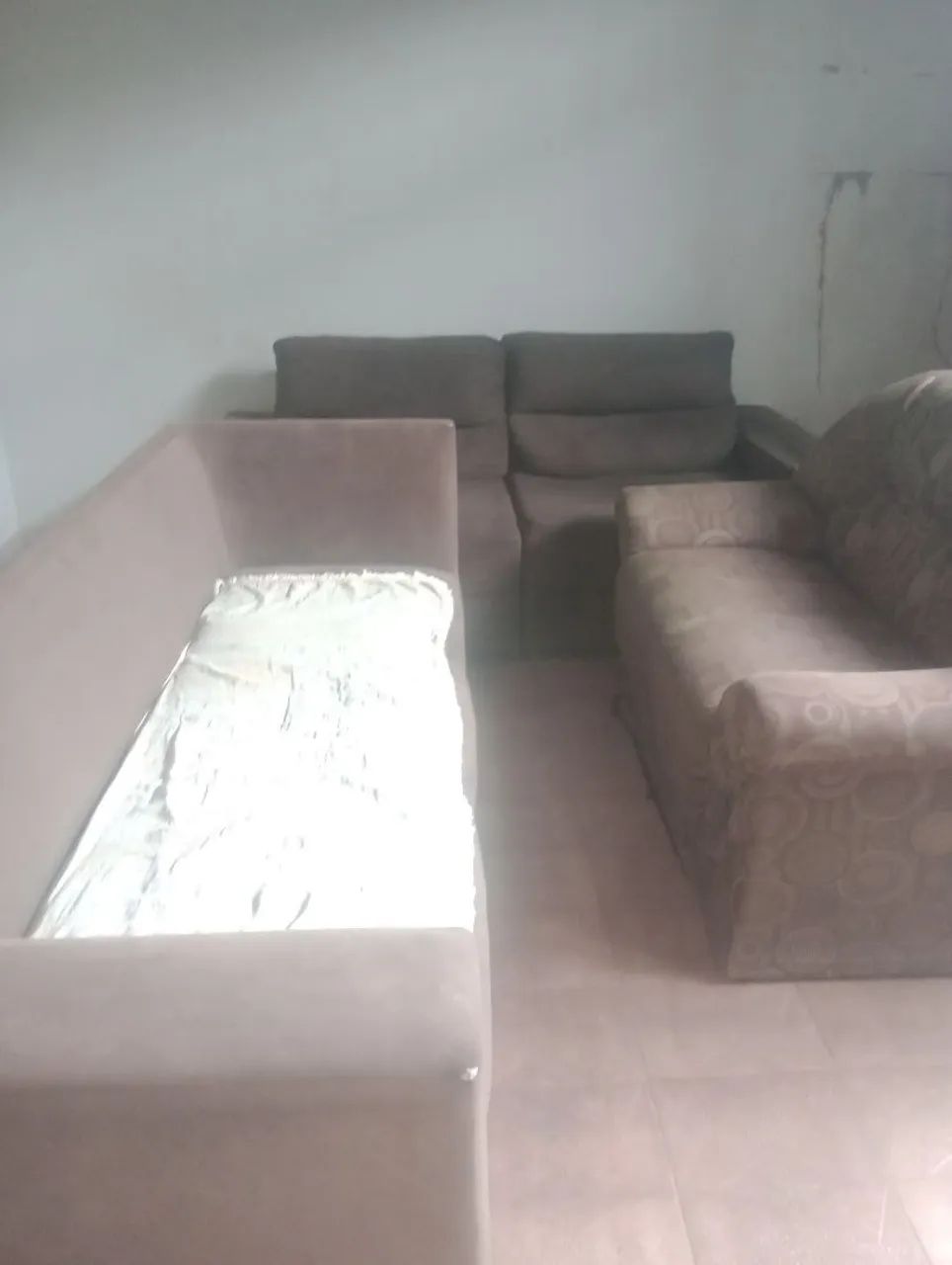 Vendo três sofás por 150,00