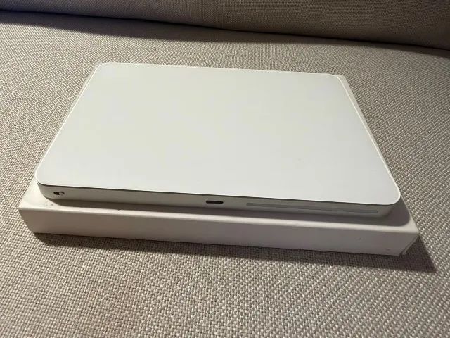 Apple Magic Trackpad com caixa e cabo