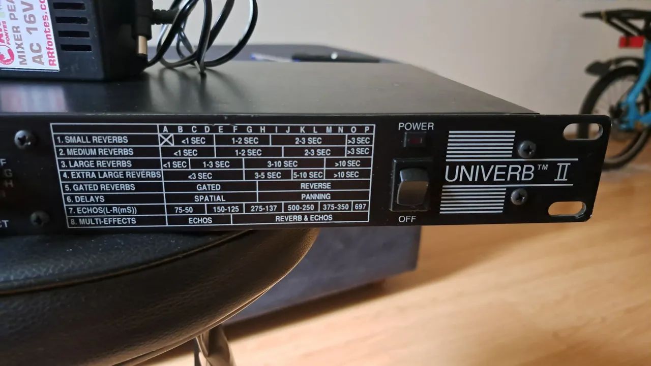 Processador Efeitos Peavey Univerb II Reverb, Delay - N midiverb 2