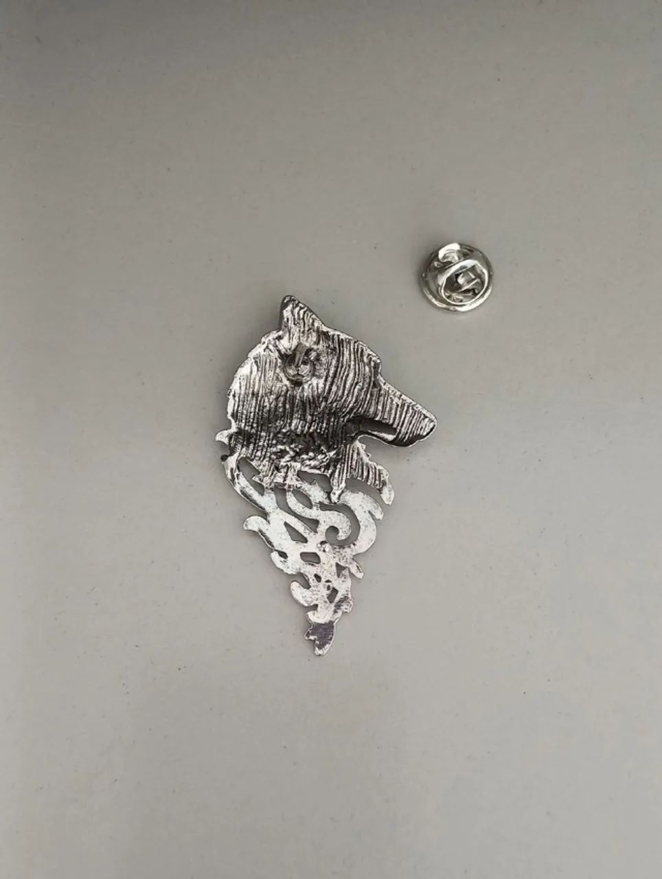 Pin Broche de Lobo (novo) - Foto 5