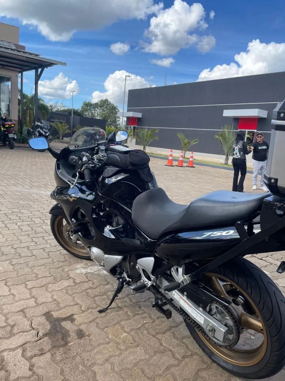 Suzuki GSX 750F - Foto 2