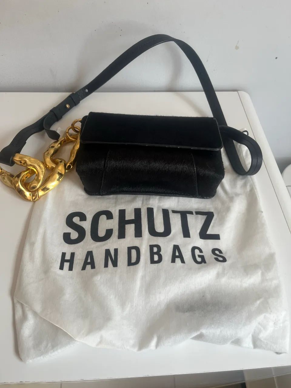 Bolsa Schütz preta original - Foto 4