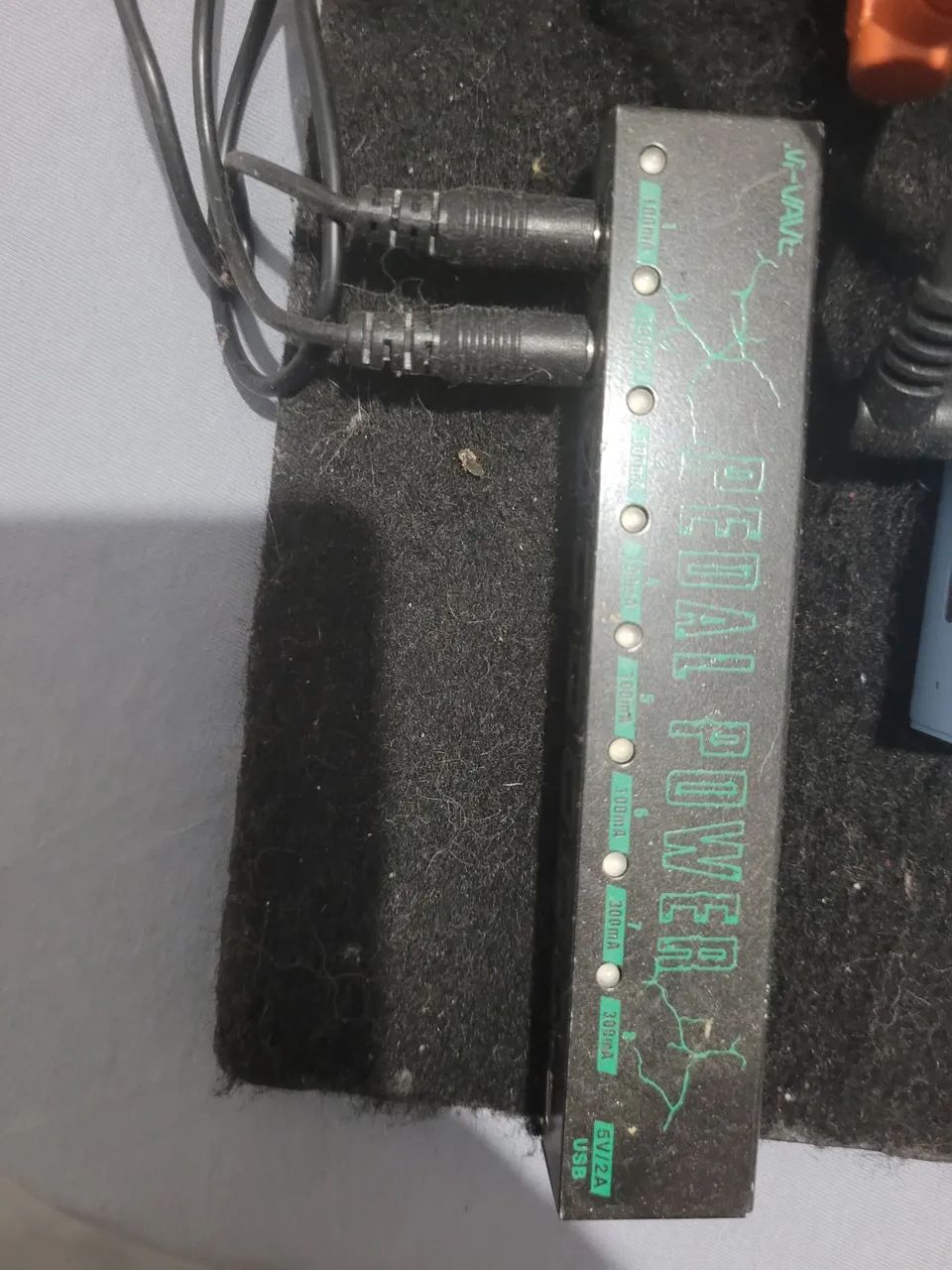 Fonte para rack de pedais de guitarra 