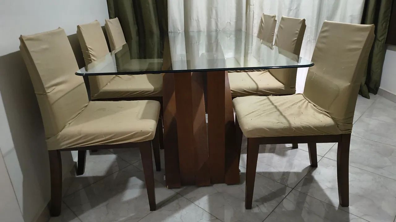 Mesa com seis cadeiras e tampo de vidro temperado  - Foto 4