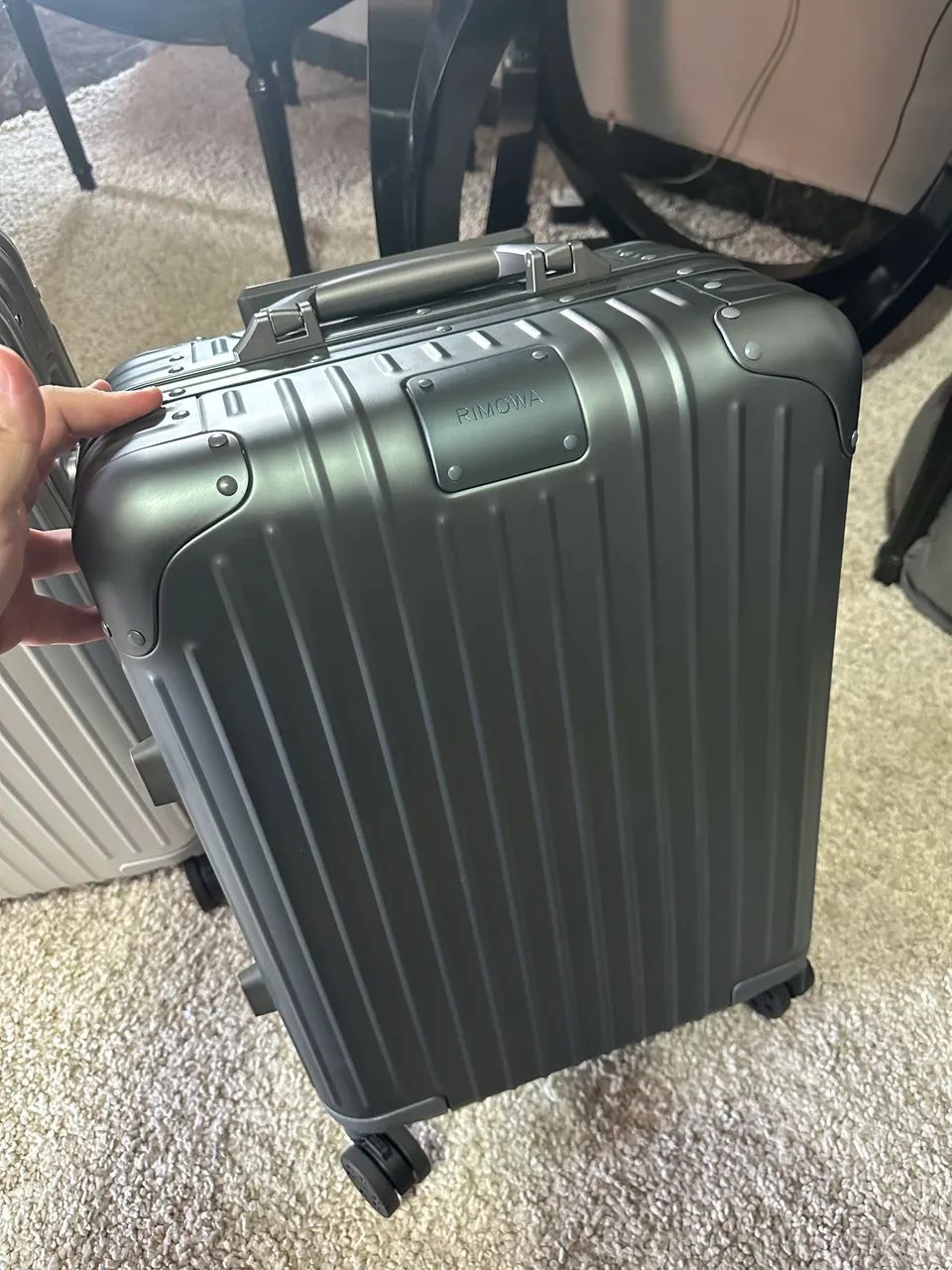Mala Rimowa em alumínio cinza chumbo 