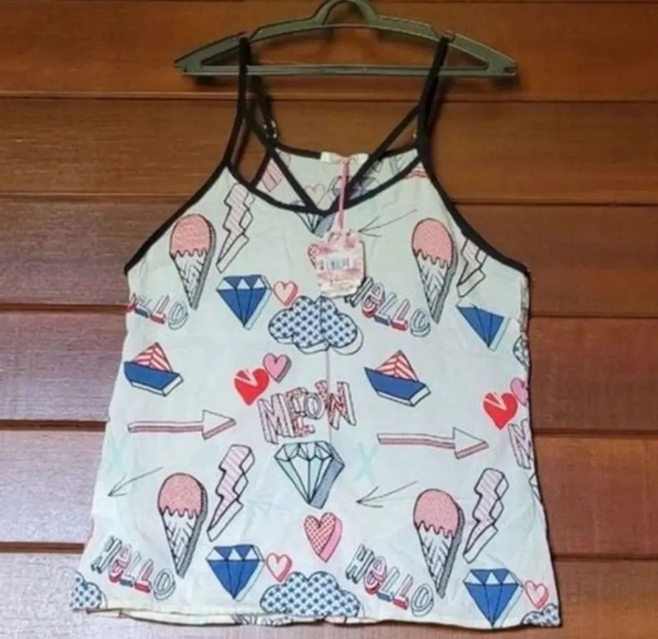 Blusa Via Adereço -  Design Pop Charmoso - Tam M - Foto 2