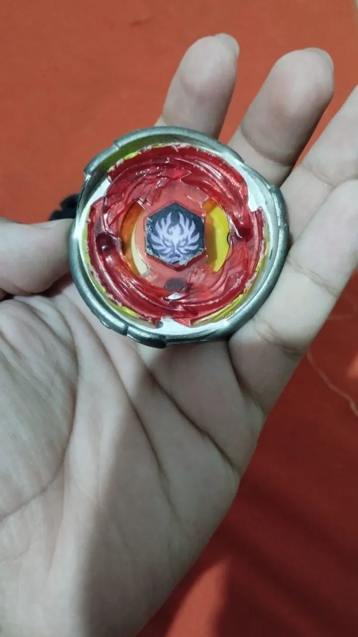 Desapego Beyblade + uns extras