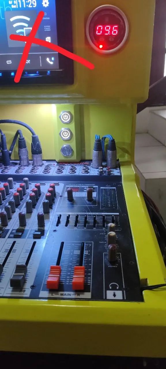 Mesa de som soundcraft 8 canais usada com rack e mutcabo - Foto 5
