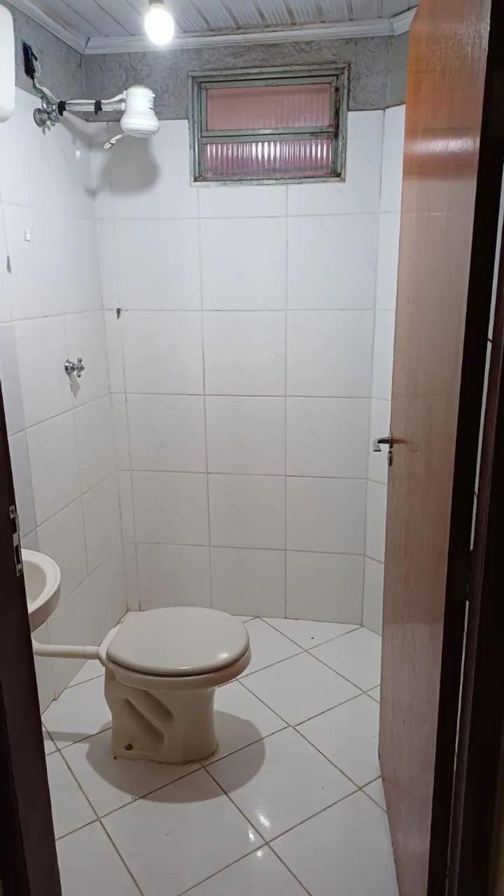 Alugo apt  Pqueno 2 quartos QS 122 Samambaia. Prédio comercial.   - Foto 2