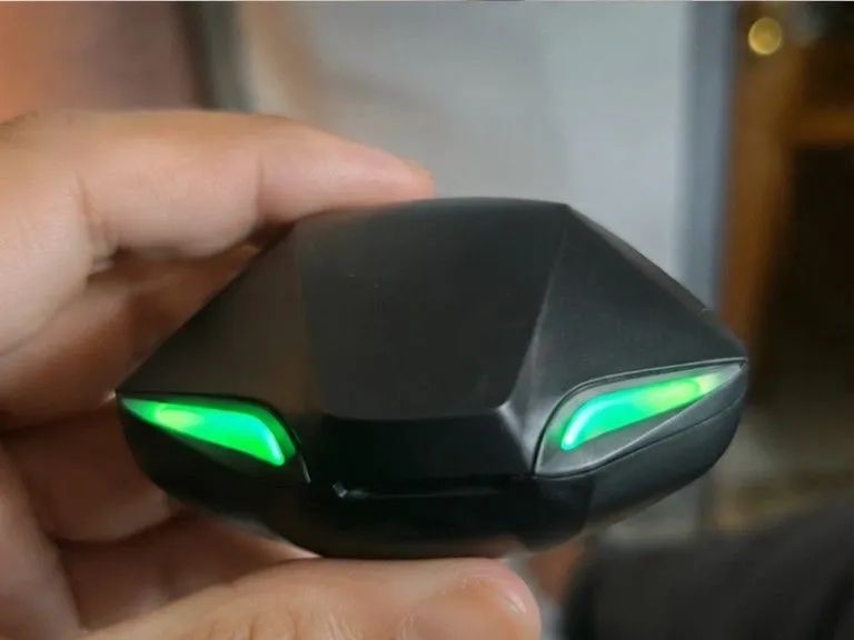 Fone preto com led bluetooth  - Foto 2