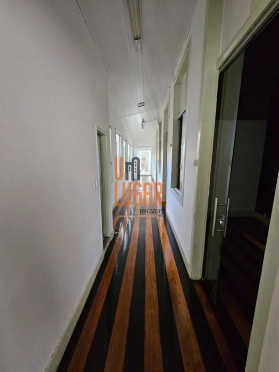 Um Lugar Imóveis Vende: Casa Comercial Ampla e Reformada, Pronta para uso na Tv. Padre Eut - Foto 9