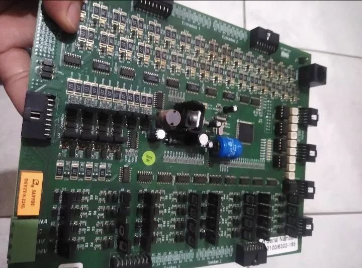 Placa principal  - Foto 5