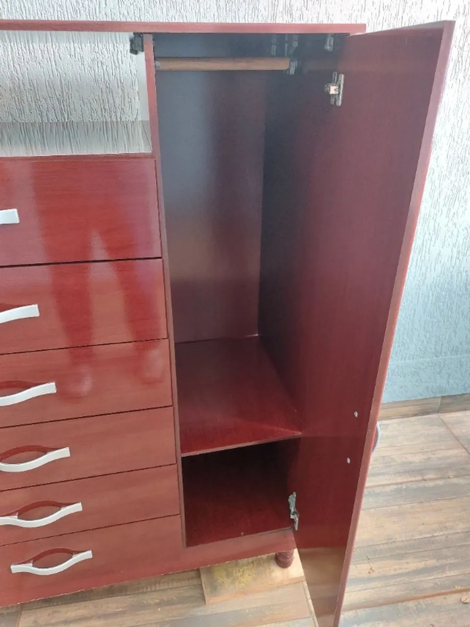 Comoda com 6 gavetas e 1 porta - Foto 2