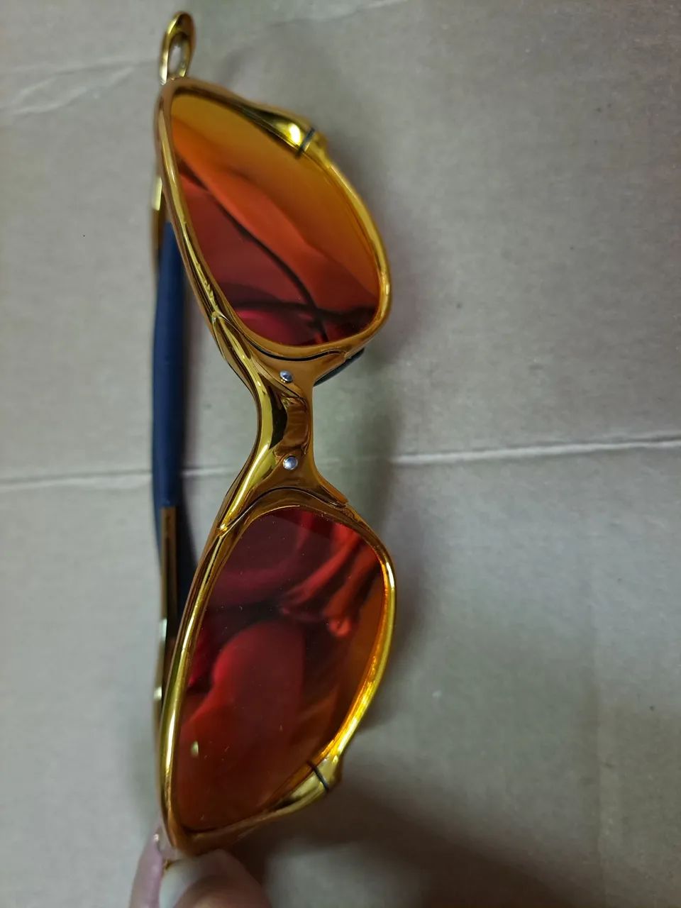 Oculos tipo oakley ..