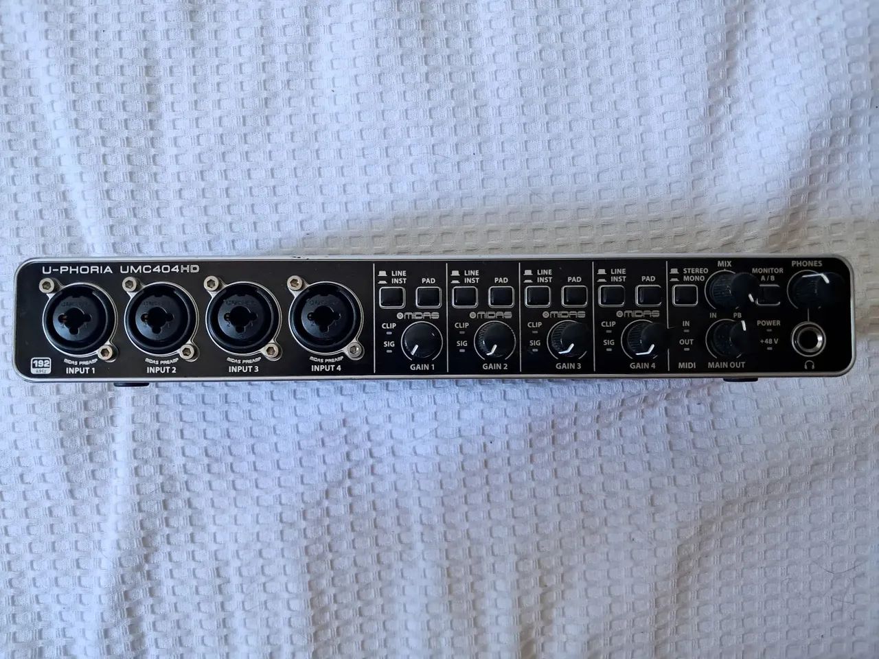 Interface de áudio Behringer UMC404HD