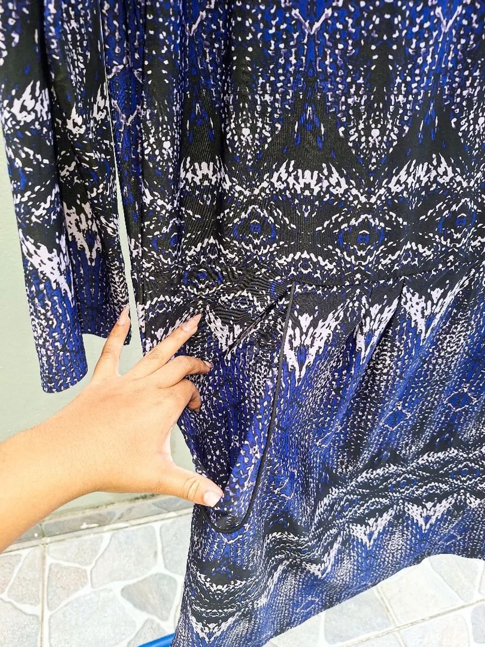 Vestido Plus Size Azul Estampado com Bolso - Foto 4