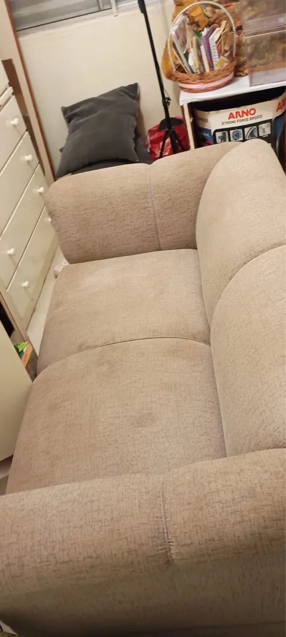 Vendo sofá 2 lugares com 2 almofadas 