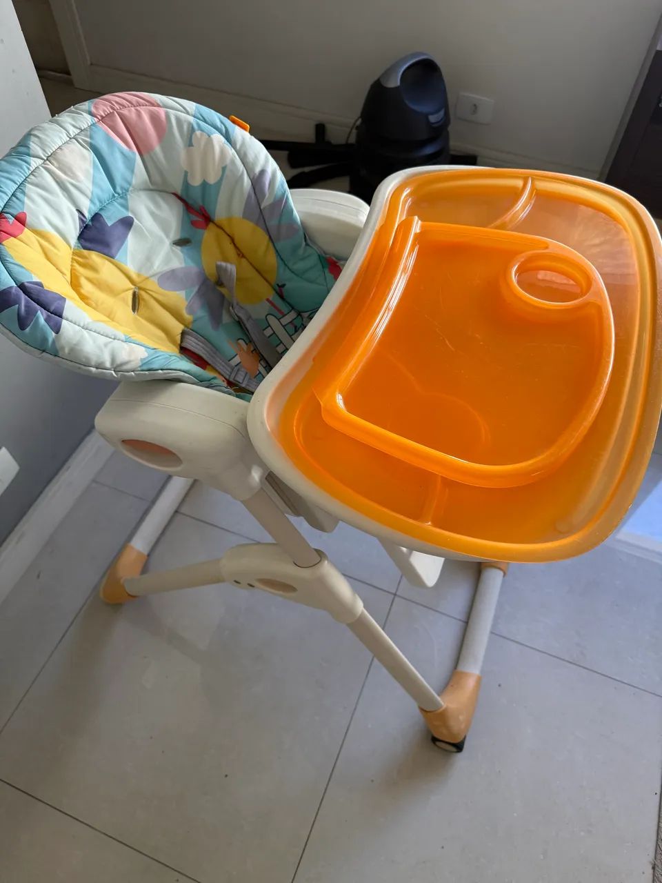 Cadeira alimentação + Assento elevação  - Foto 5