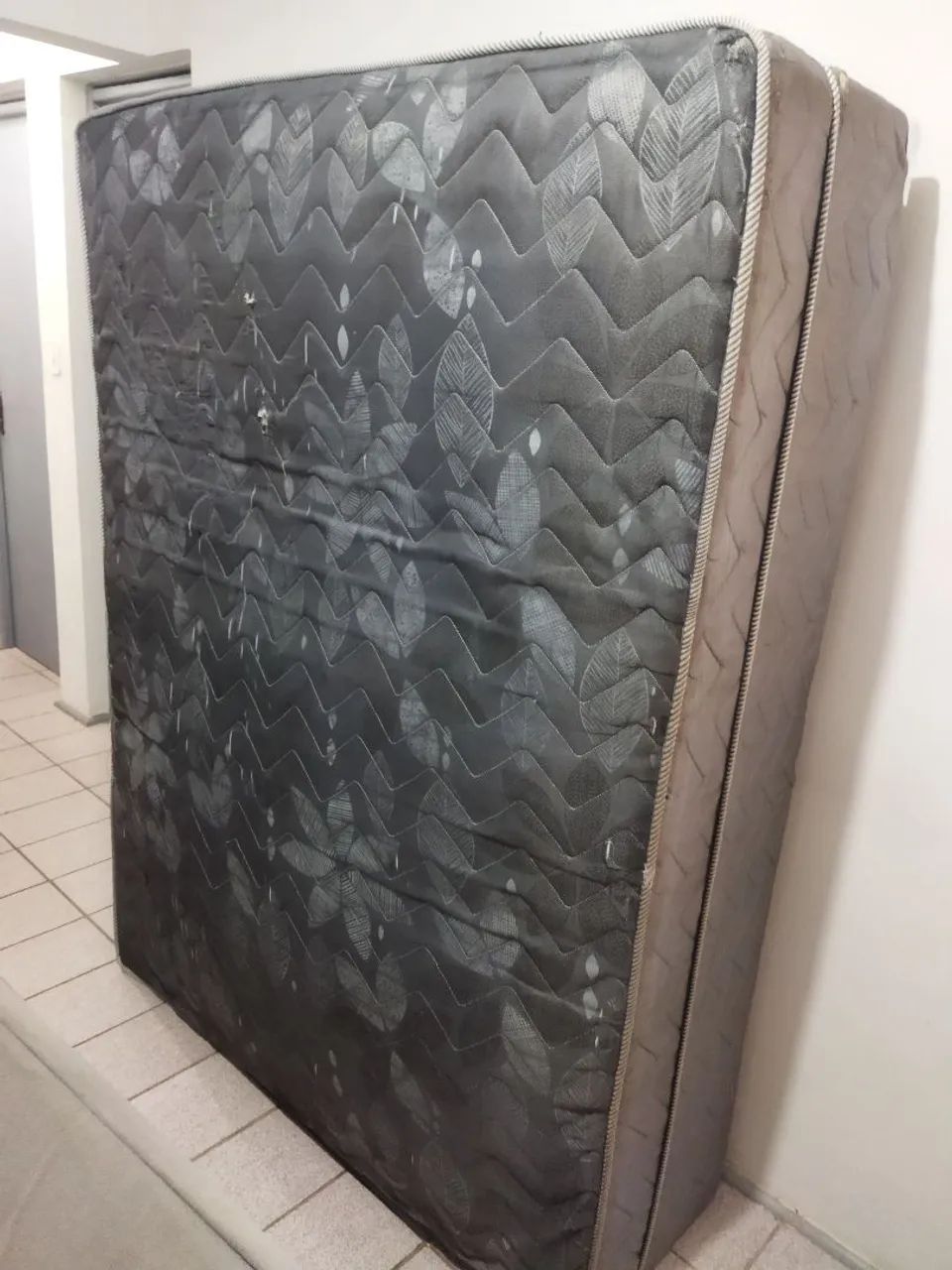 Cama box casal molas usada