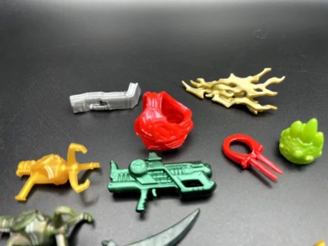 MINIATURA DE ARMINHAS E ROUPAS DE BRINQUEDO - Foto 3