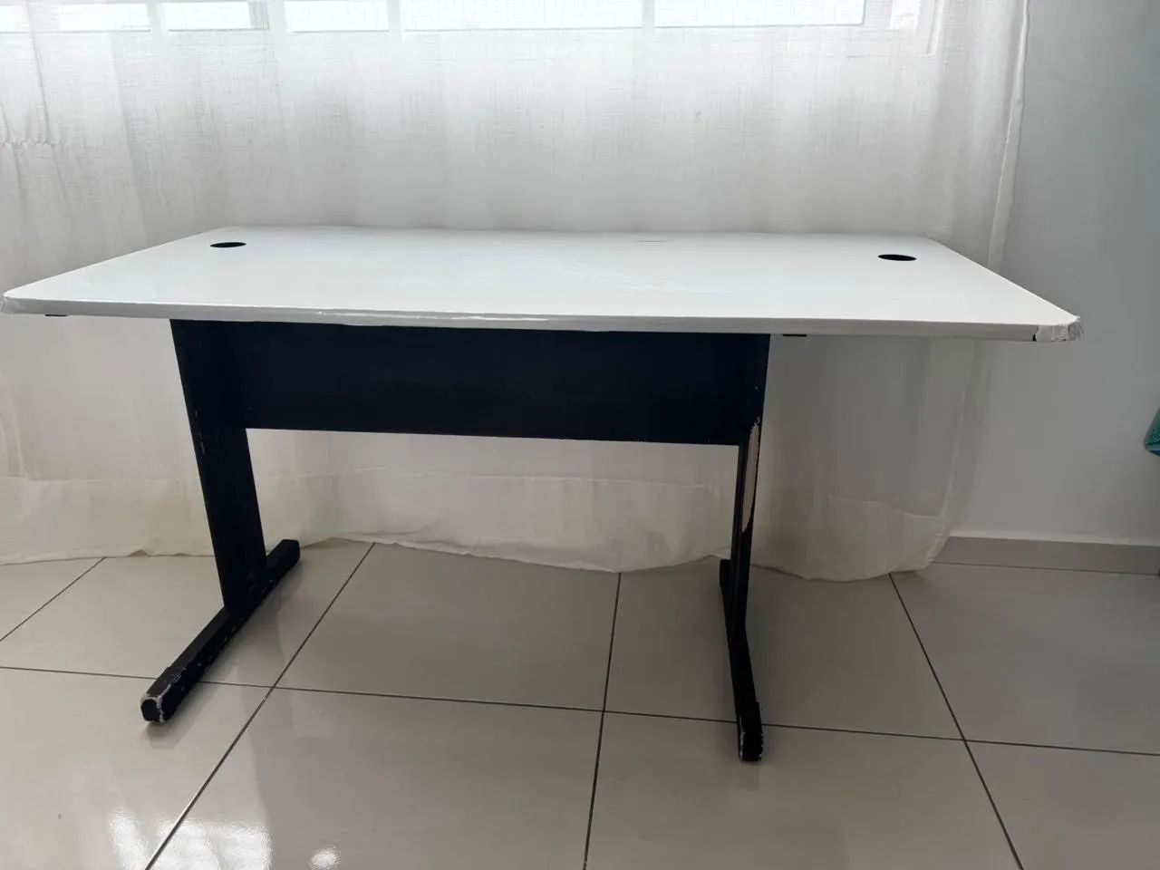 Mesa escritório grande 139cm x 70cm 