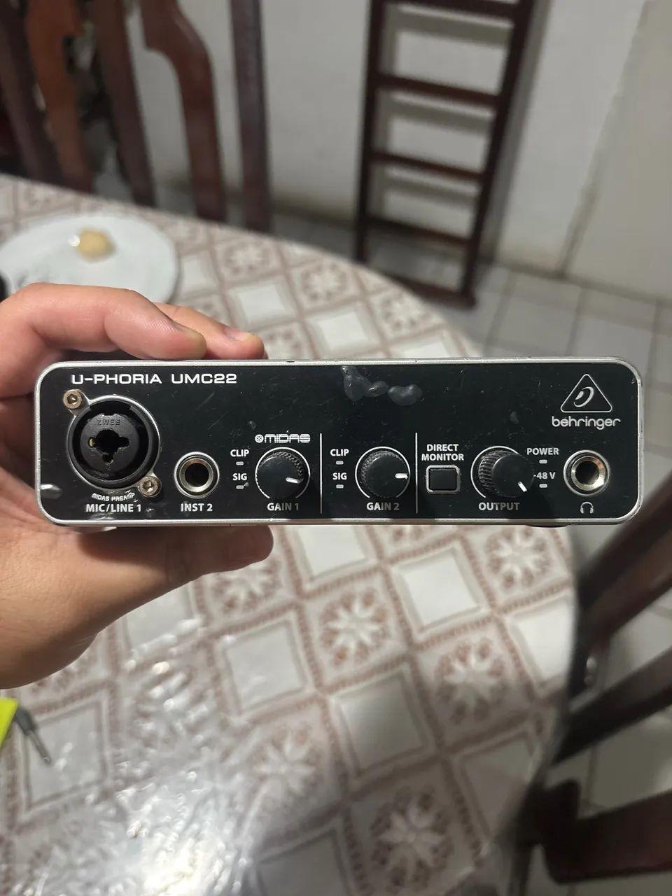 Interface de áudio Behringer U-phoria UMC22 - Foto 2