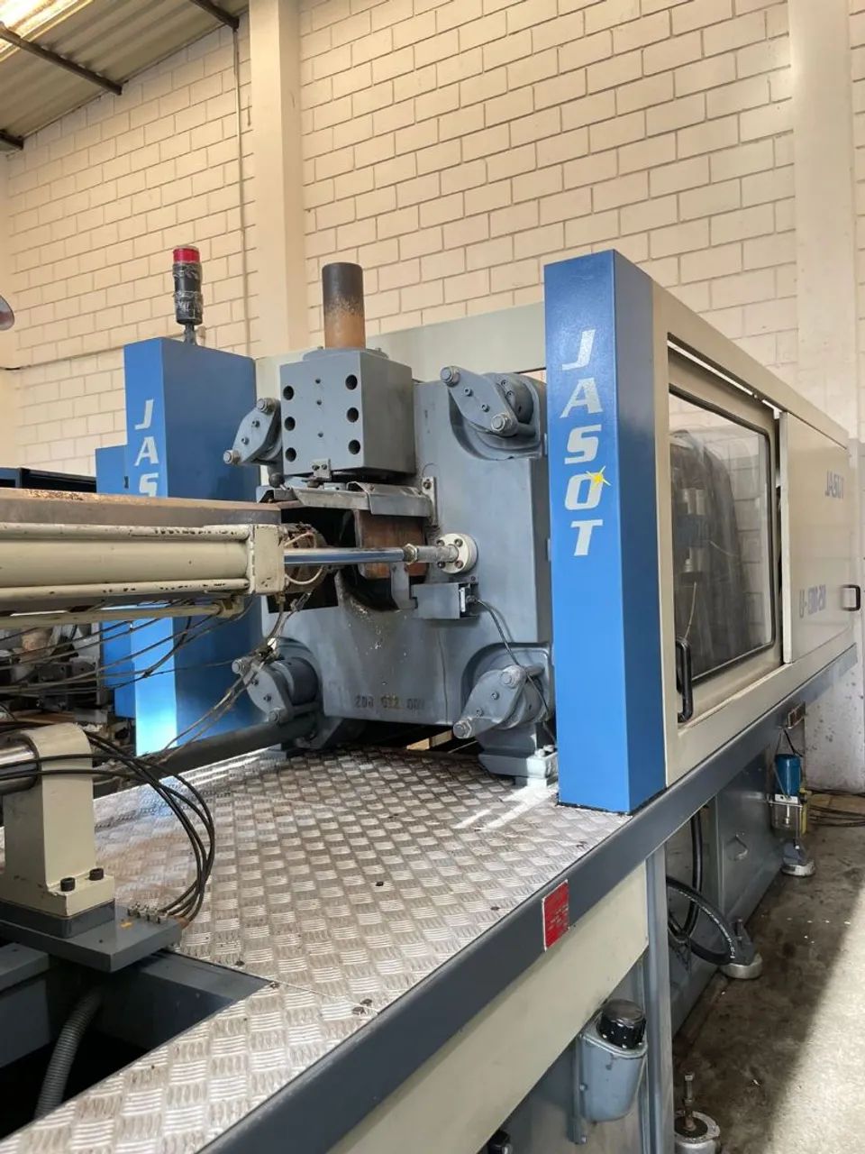 Máquina injetora Jasot 250 toneladas ano 2007, único dono, máquina muito conservada - Foto 3