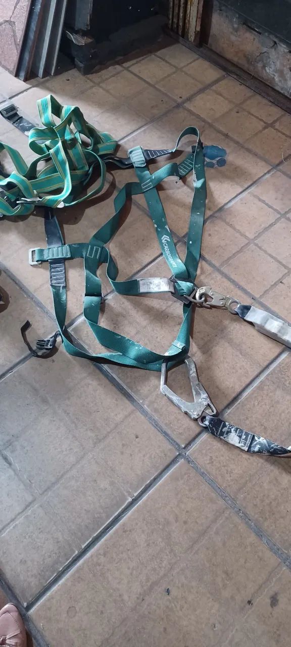 Cintos de segurança usados 