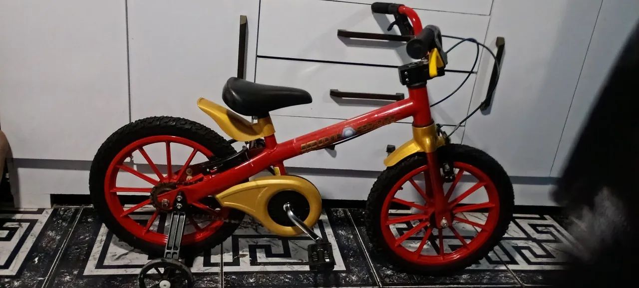 Bicicleta semi nova 