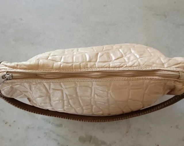 Bolsa Luz da Lua novíssima, Couro Legítimo, impecável - Foto 4