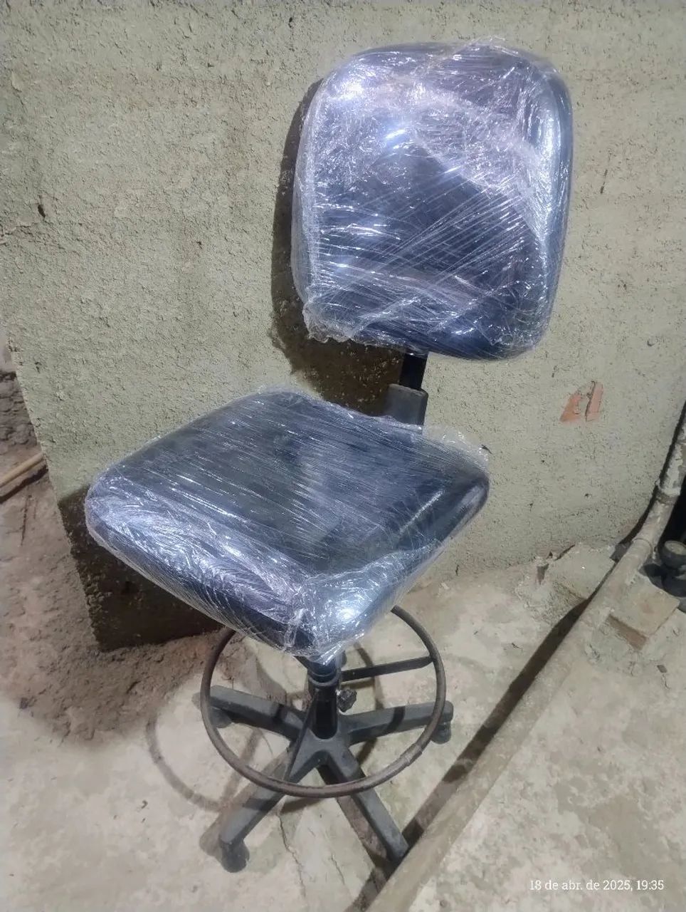 Cadeira pra caixa de loja 