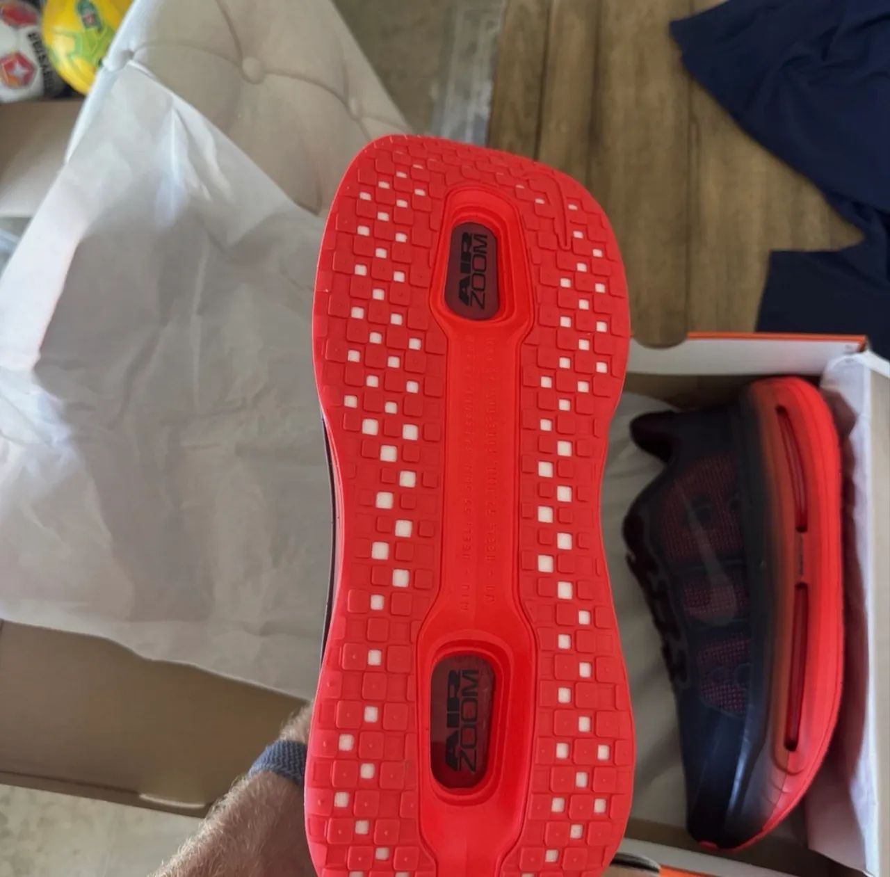 Nike Vomero Premium Black Crimson - Foto 4
