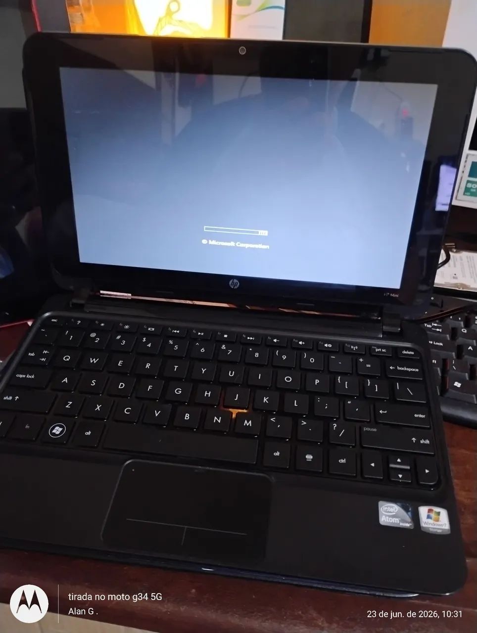 Netbook Hp mini atom   funcionando com detalhes ( ler anúncio) 