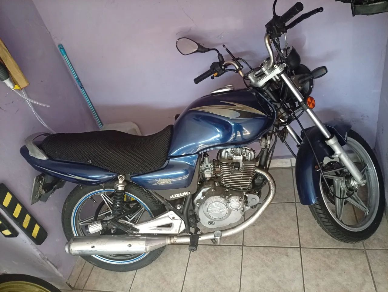 Moto em perfeito estado 