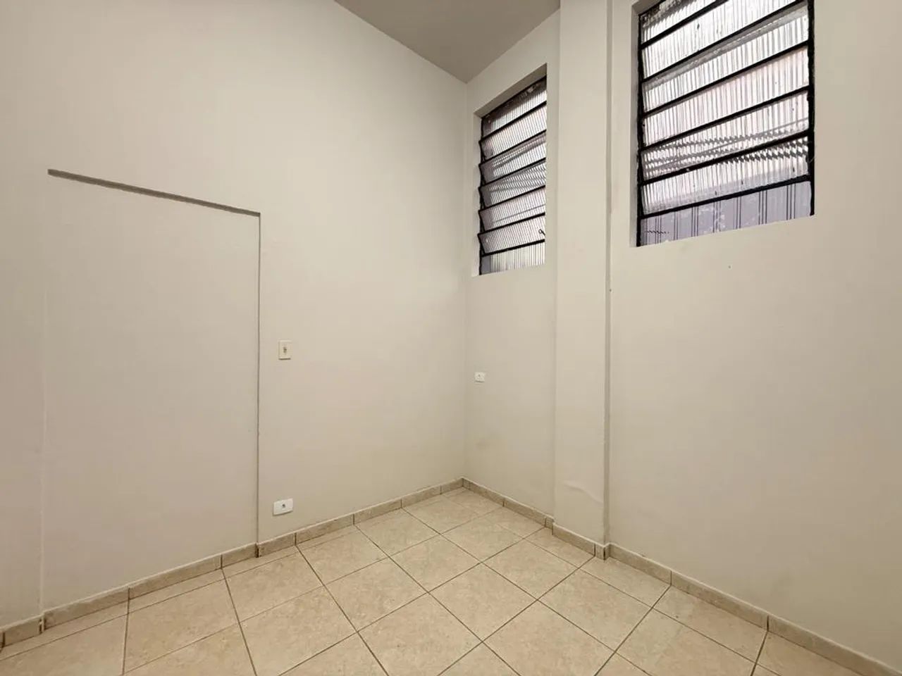 Sala para alugar em Maringá, Zona 03, com 51.9 m², Normândia - Foto 5