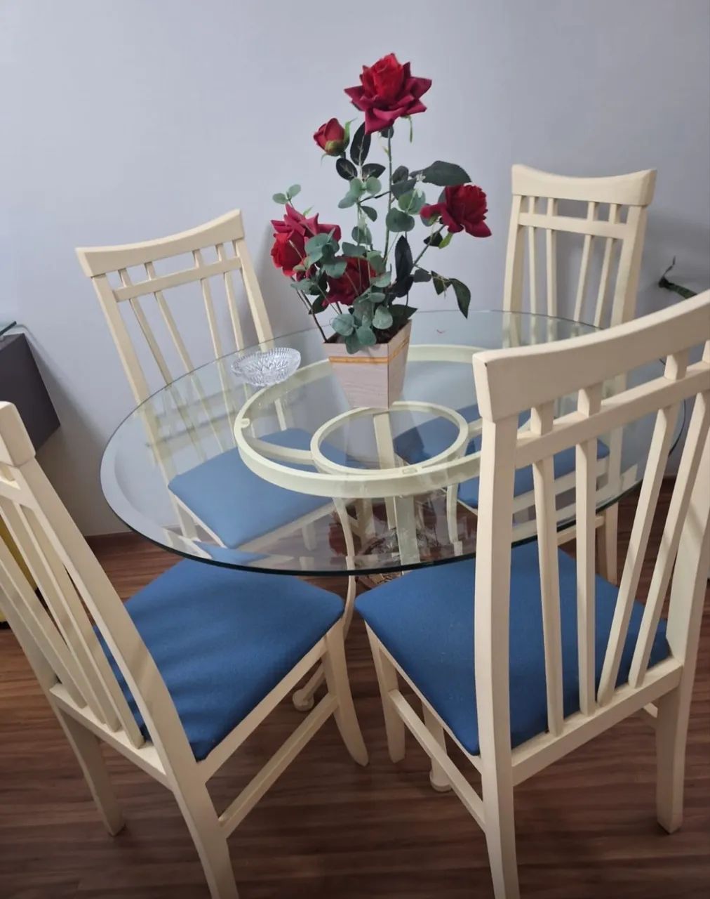 Mesa 4 cadeiras 