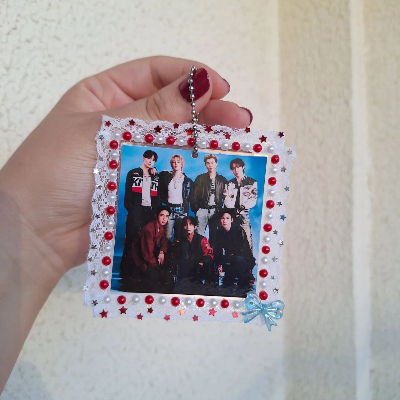 2 chaveiros plastificados e decorados bts fanmade - Foto 2
