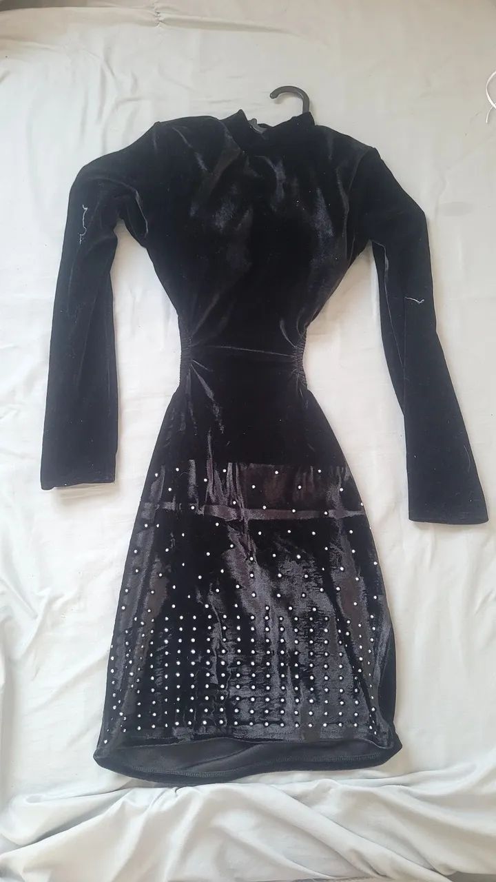 vestido veludo costa nua