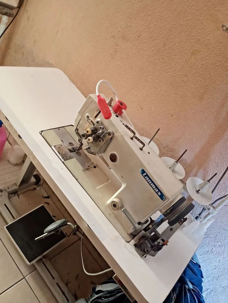 Vendo uma máquina duas agulhas  - Foto 3