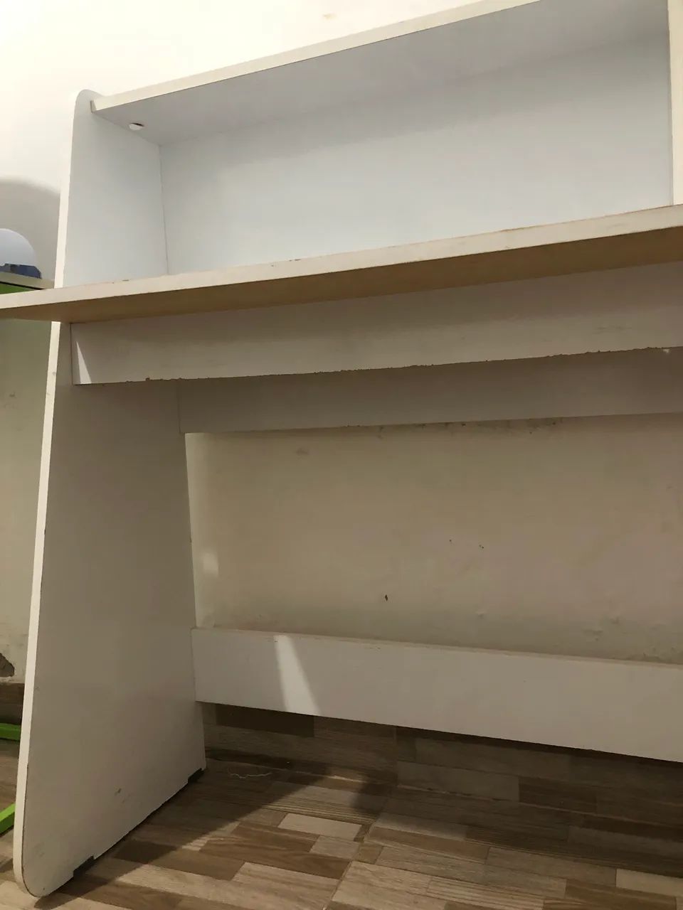 Desk441091815480371204