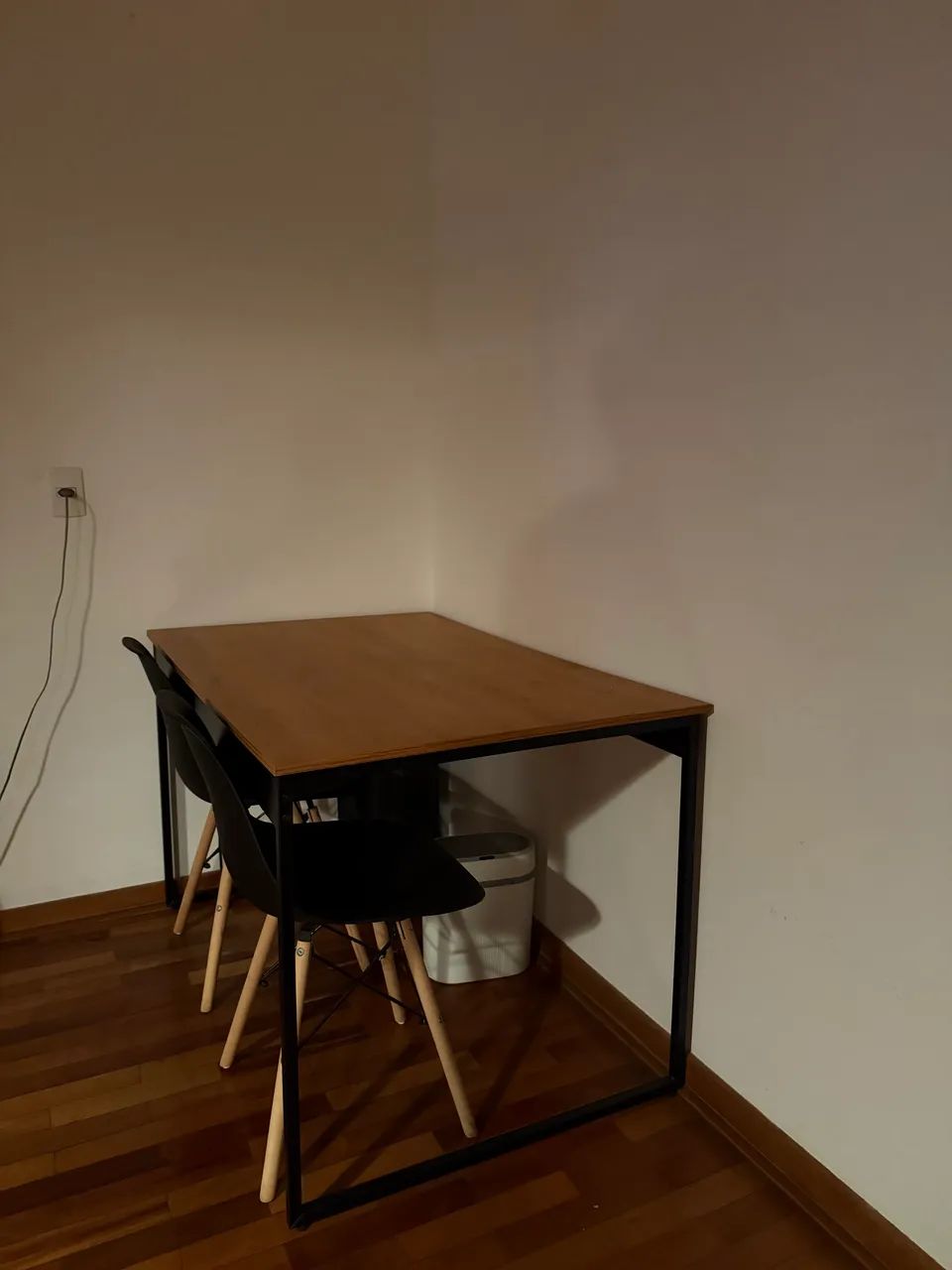 Mesa de Jantar Industrial + 2 cadeiras - Foto 4