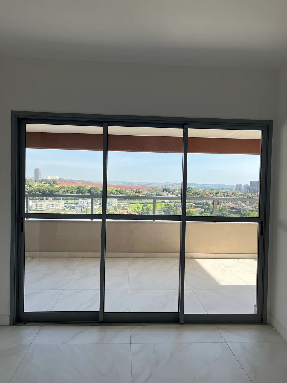 VENDO PORTAS NOVAS - RETIRADAS DE APARTAMENTO NOVO - Foto 2